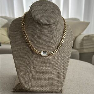 Luxurious Gold Necklace with Crystal Detail